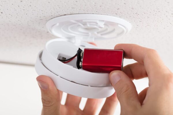 Smoke alarm, changing the batter regularly